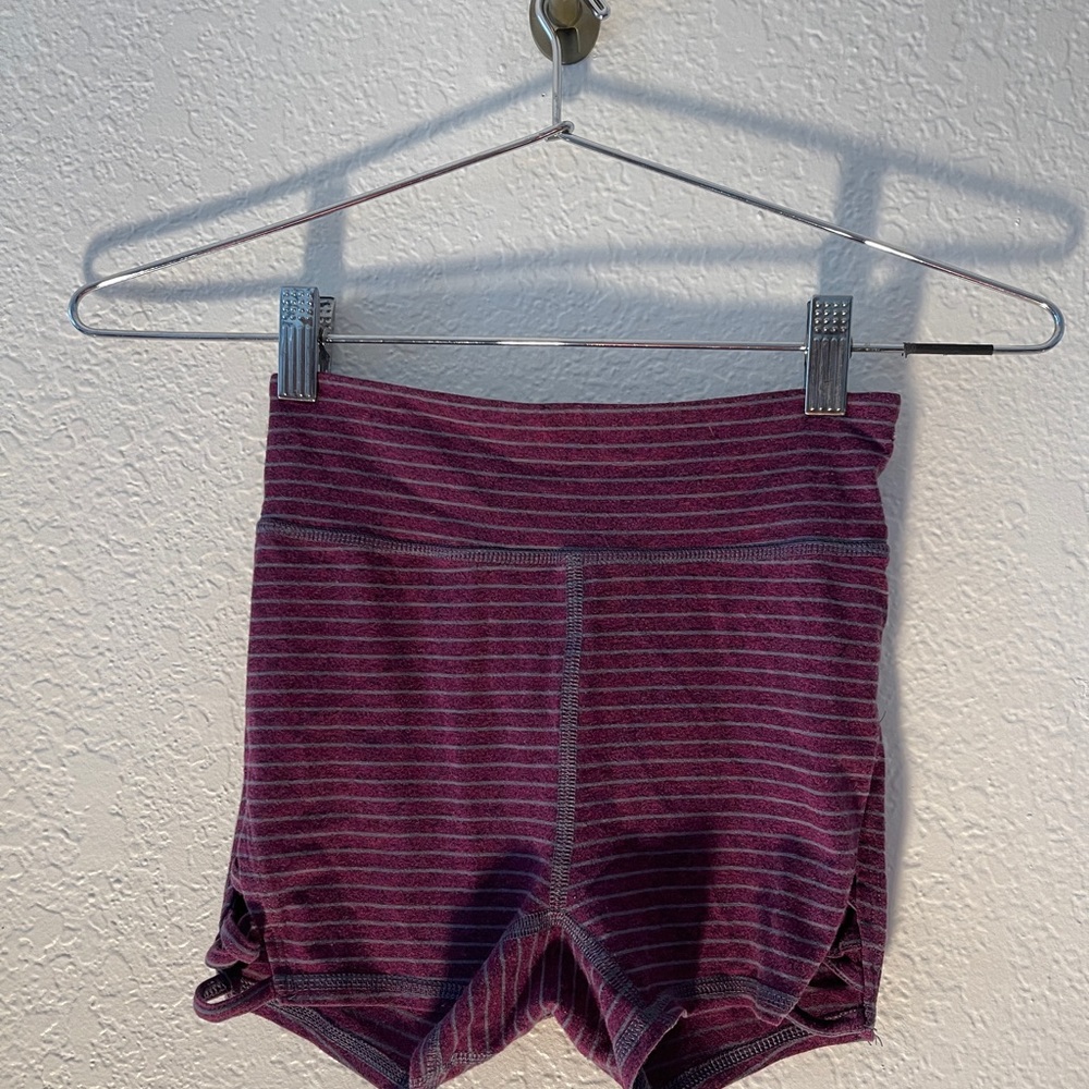 Purple Athletic Cotton Shorts with Fitted Design and Subtle Stripes